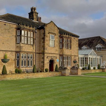 Rogerthorpe Manor Hotel Pontefract Exterior foto