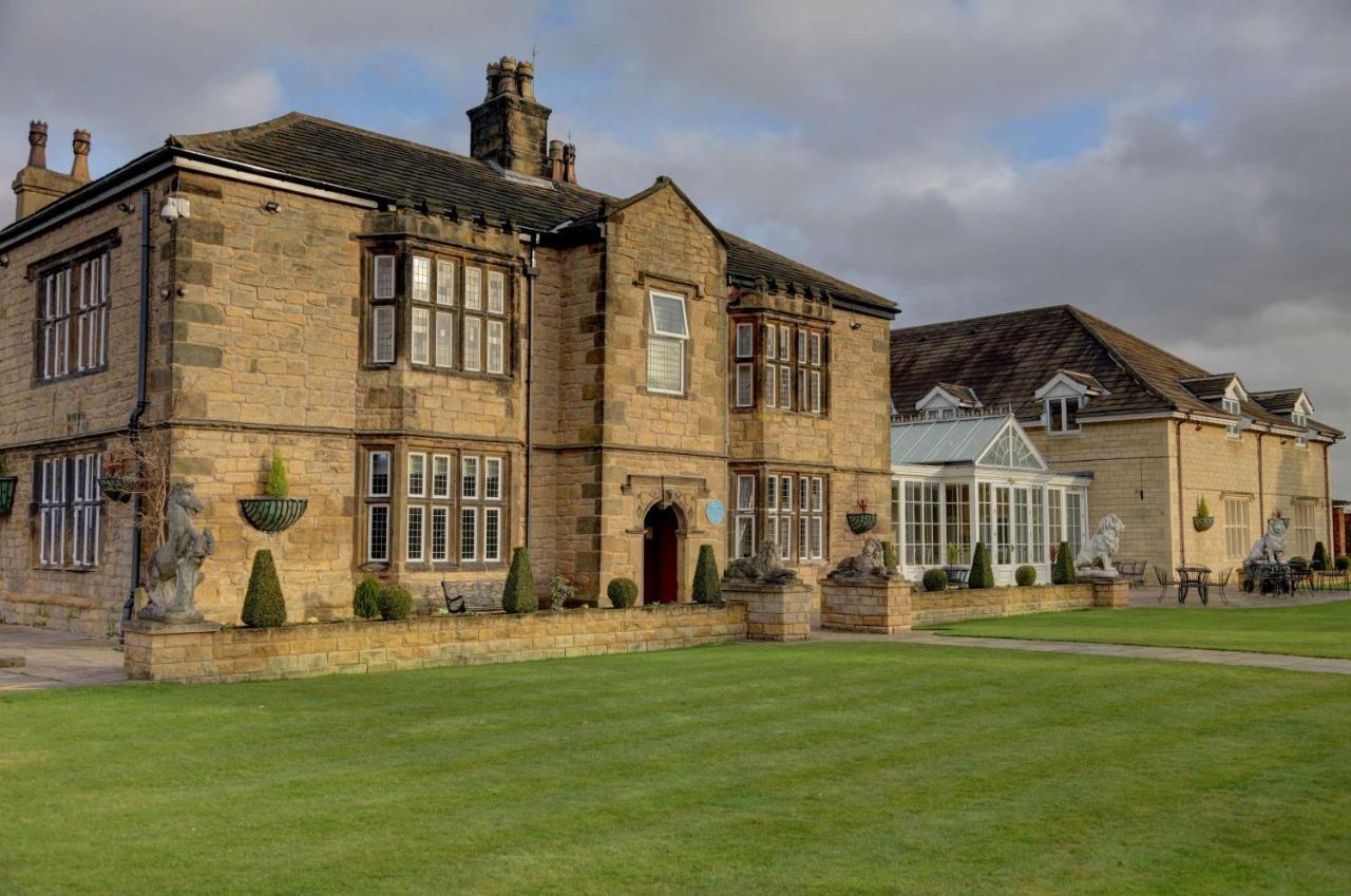 Rogerthorpe Manor Hotel Pontefract Exterior foto