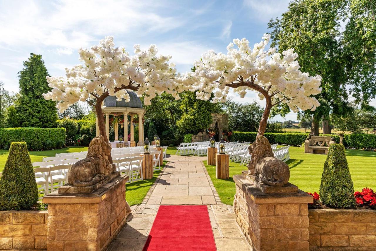 Rogerthorpe Manor Hotel Pontefract Exterior foto