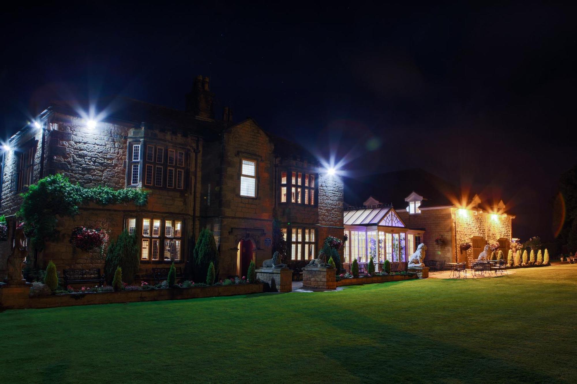 Rogerthorpe Manor Hotel Pontefract Exterior foto