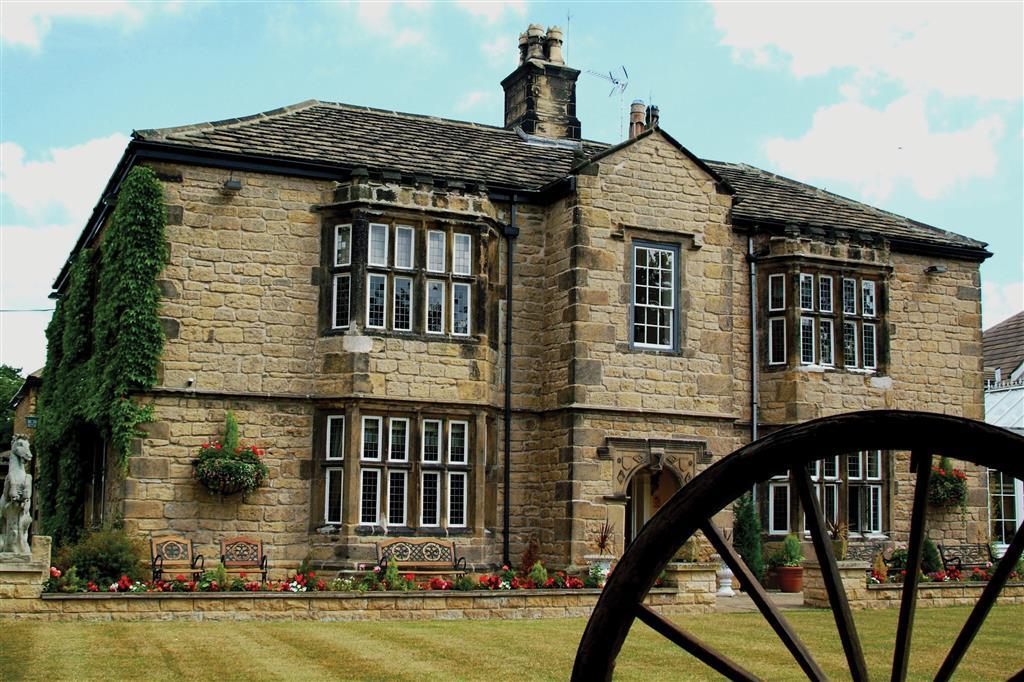 Rogerthorpe Manor Hotel Pontefract Exterior foto