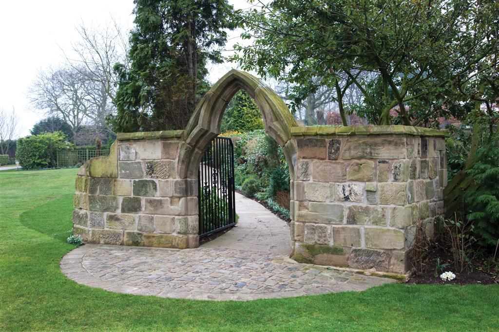 Rogerthorpe Manor Hotel Pontefract Exterior foto